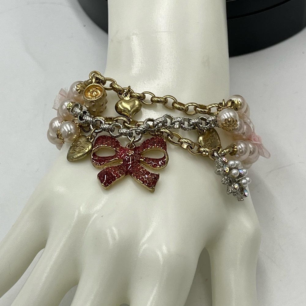 Betsey Johnson Three Strand Faux Pale Pink Pearl Stretch Heart Bow Bracelet New